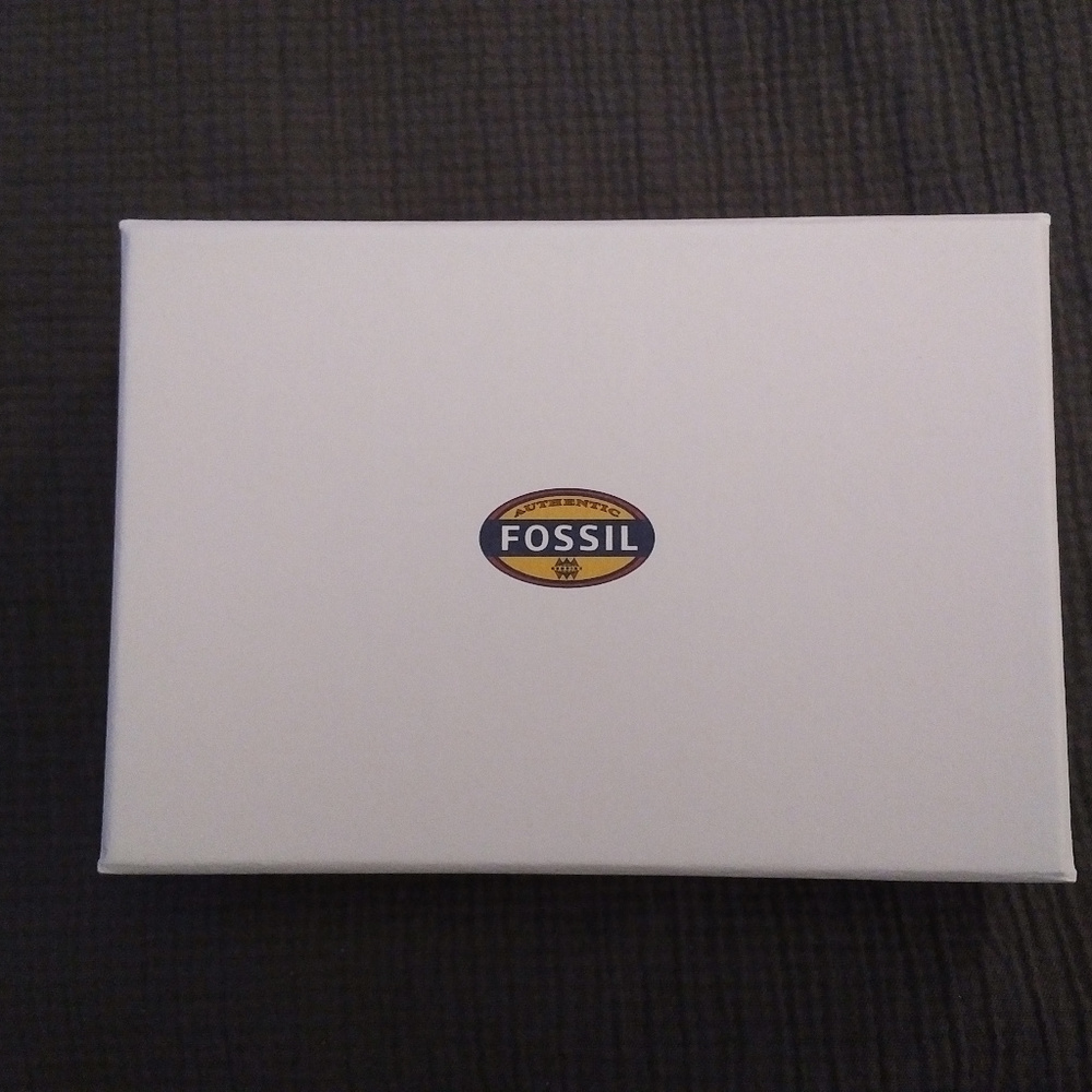 **SOLD** Fossil Marlow Leather Wallet - Picture 8 of 8